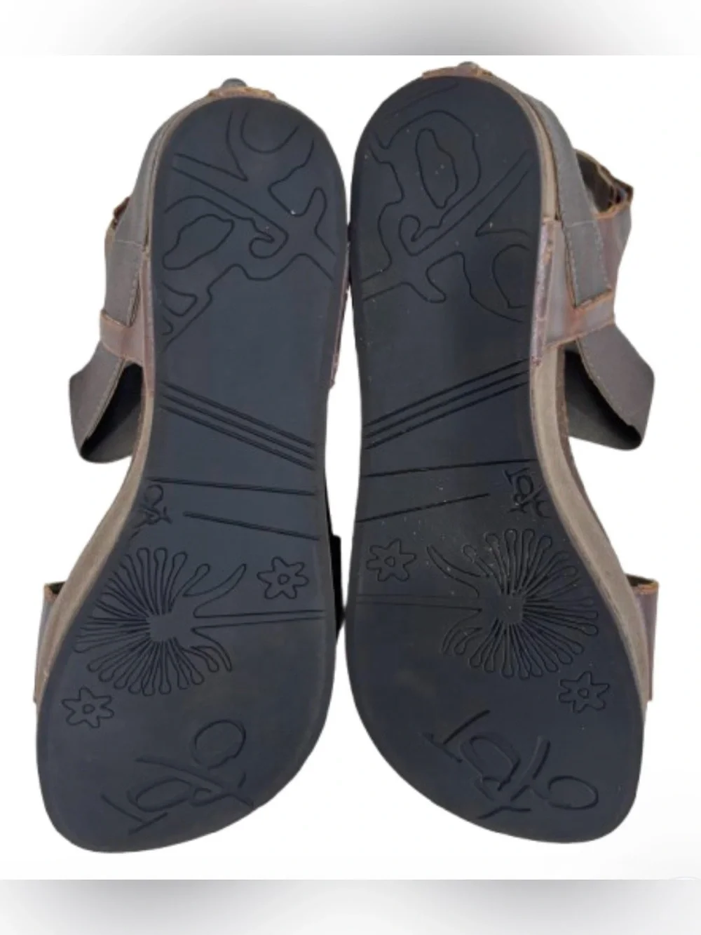 Size 7 OTBT Heels